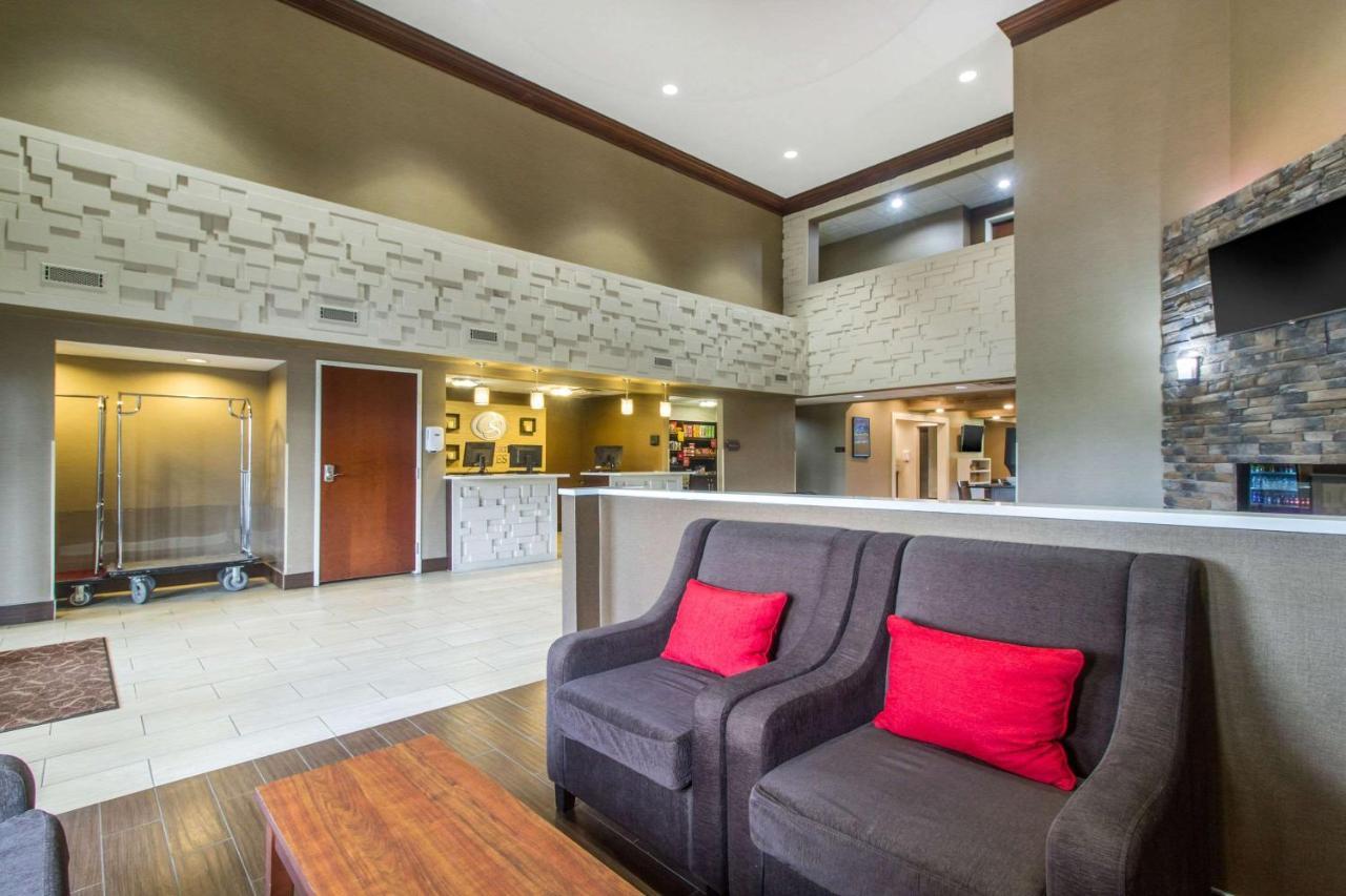 Comfort Suites Danville Exterior photo